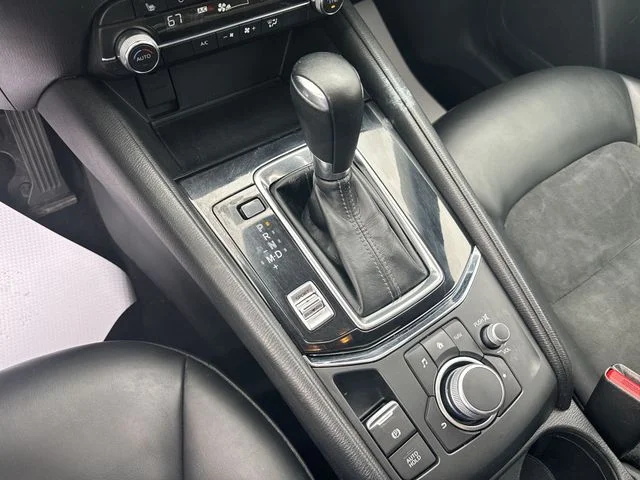 Used 2019 Snowflake White Pearl Mica Mazda Touring image 24