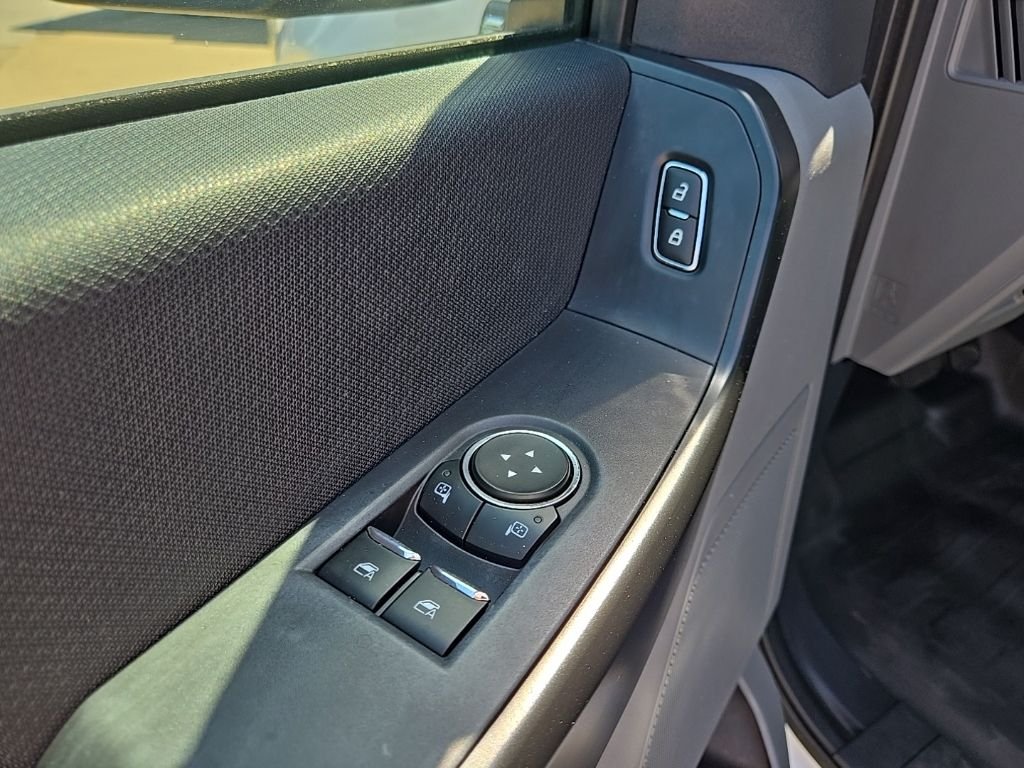 Used 2021 White Ford XL image 32