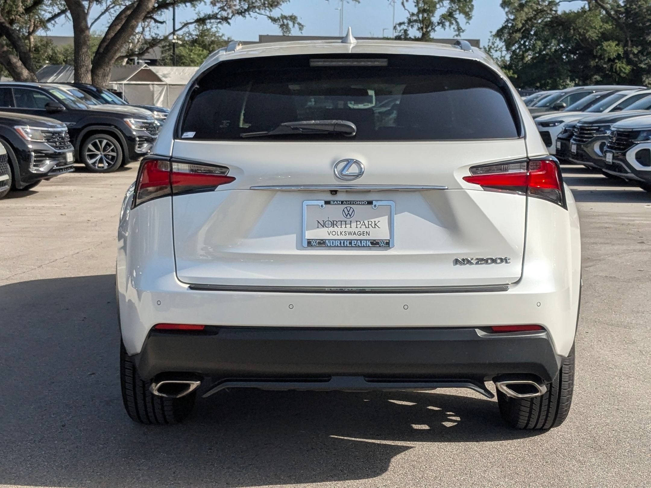 Used 2015 White Pearl Lexus 200t image 4