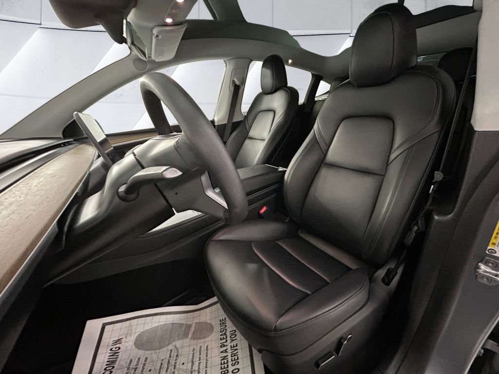 Used 2025  Tesla Long Range image 8