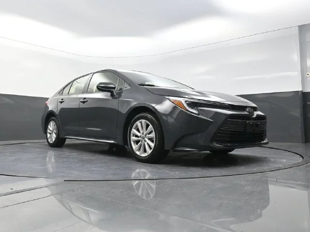 Used 2026  Toyota LE image 31