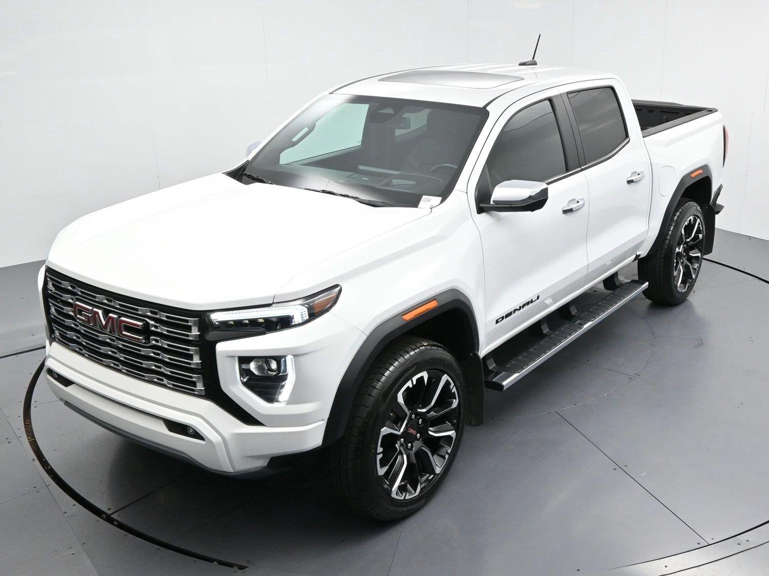 Used 2024 Summit White GMC Denali image 40