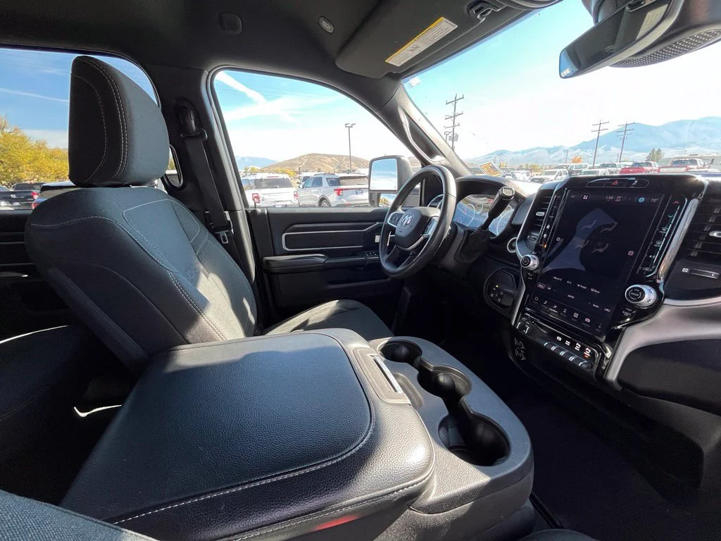 Used 2025 White Ram Big Horn image 21