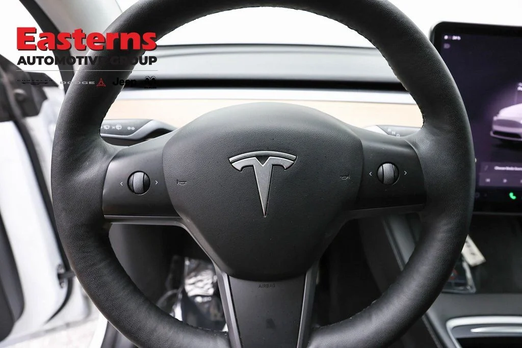 Used 2022 White Tesla Long Range image 13