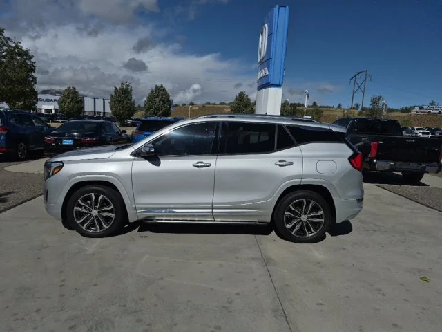 Used 2018 Silver GMC Denali image 2