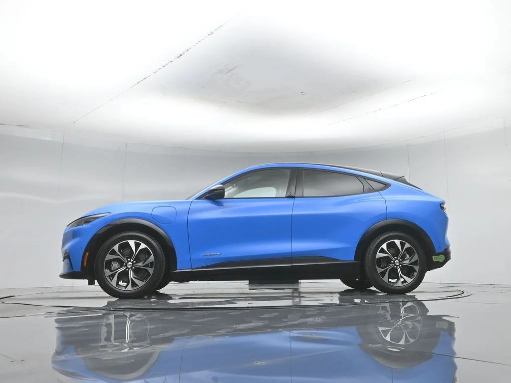 Used 2023 Blue Ford Premium image 7