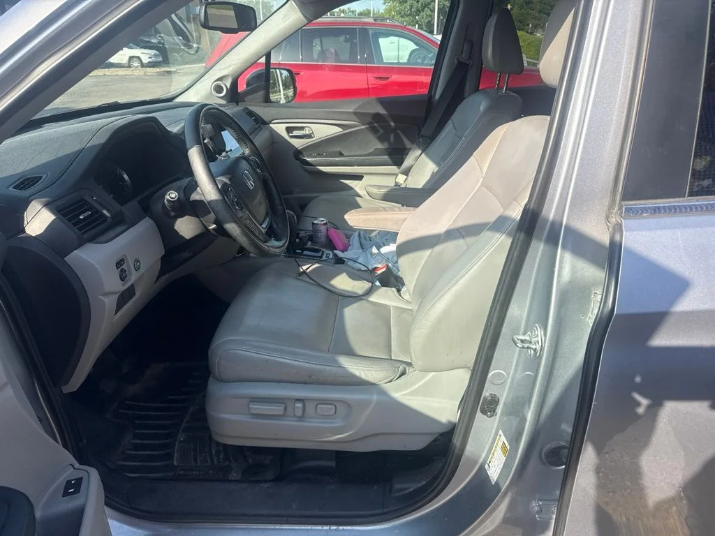 Used 2017  Honda EX-L image 3