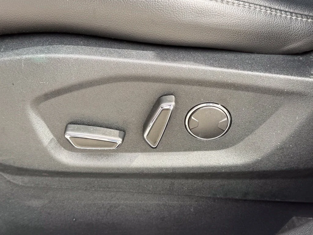 Used 2017 White Ford SEL image 14