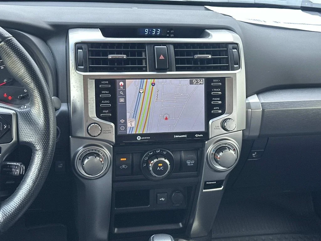 Used 2024  Toyota SR5 Premium image 18