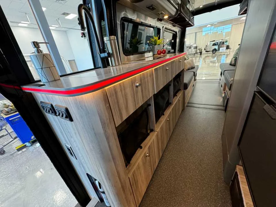 Used 2024 SILVER AIRSTREAM  image 36
