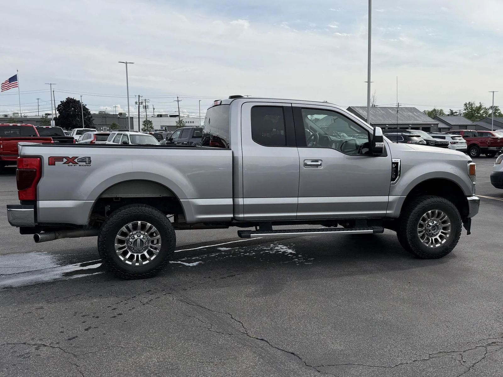 Used 2020 Iconic Silver Ford XLT image 4