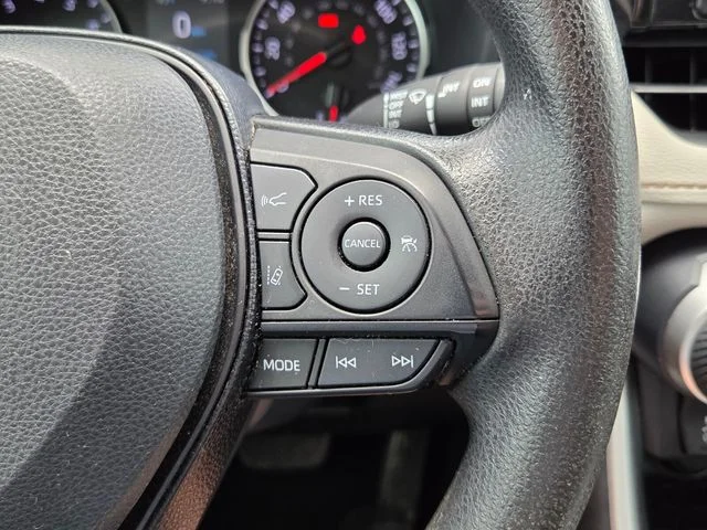 Certified Used 2021 Silver Toyota XLE image 34