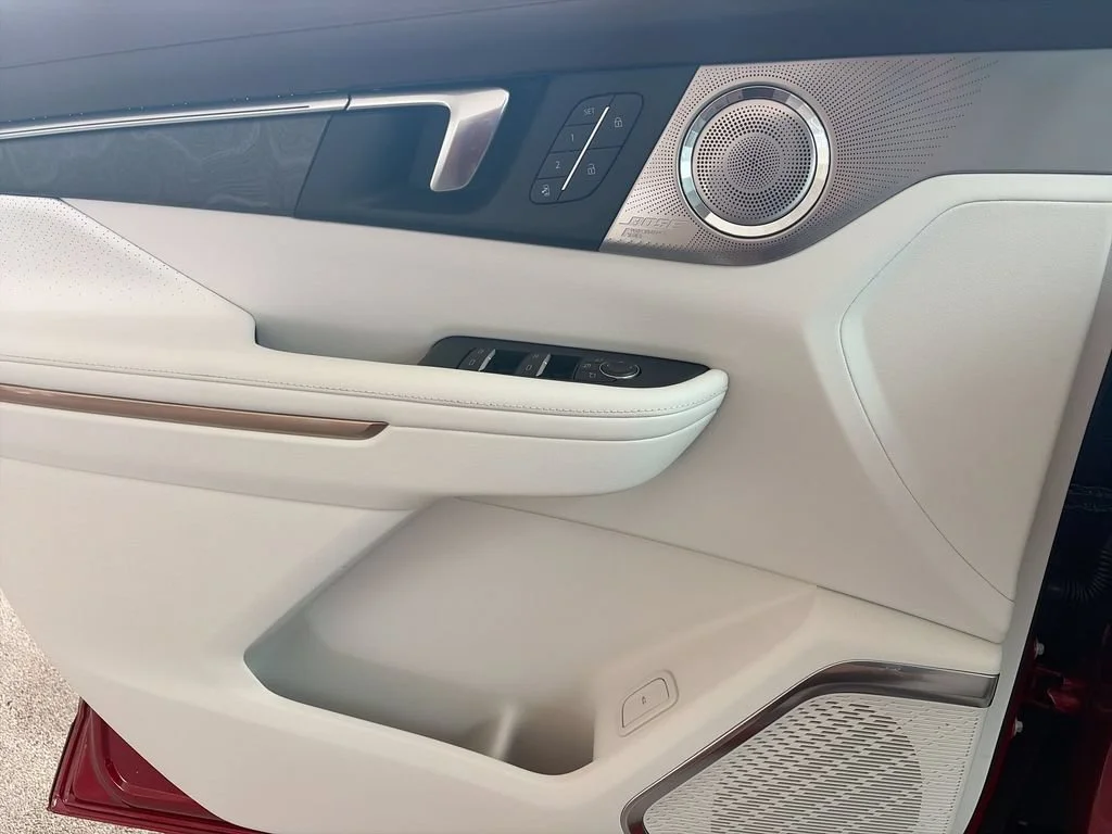New 2026 Cherry Red Tintcoat Buick Avenir image 28