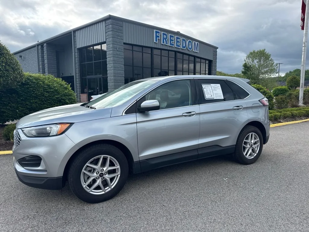 2024 Ford Edge SEL AWD's photo