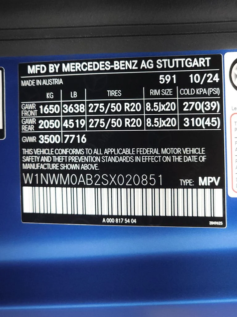 Certified Used 2025 MANUFAKTUR South Sea Blue Magno Mercedes-Benz G 580 image 38