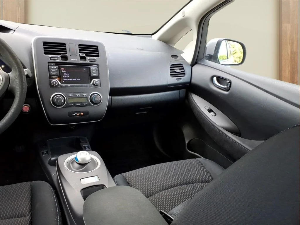 Used 2016 Silver Nissan S image 23