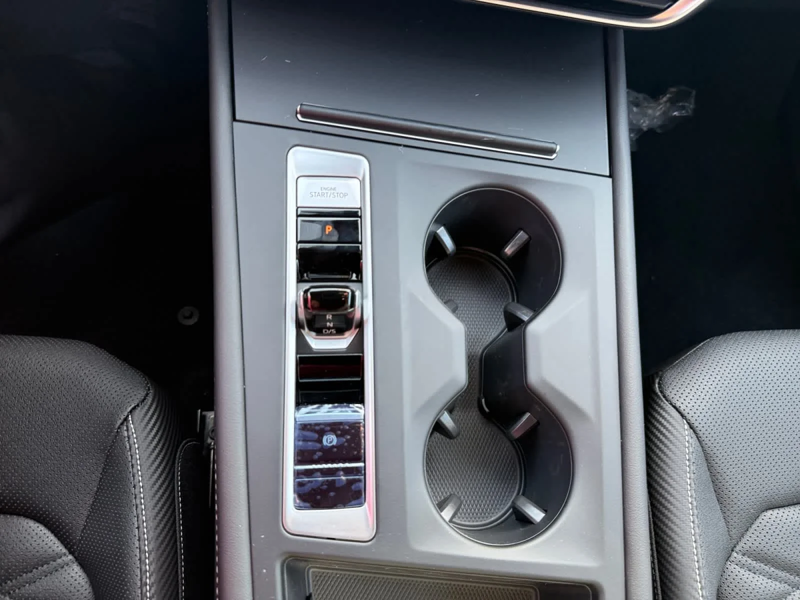 New 2026 Deep Black Pearl Volkswagen 2.0T SE image 17