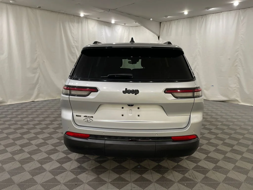 Used 2021 Silver Zynith Jeep Altitude image 6