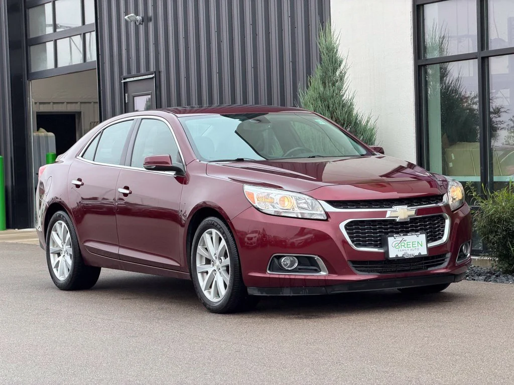 Used 2015 Red Chevrolet LTZ image 4