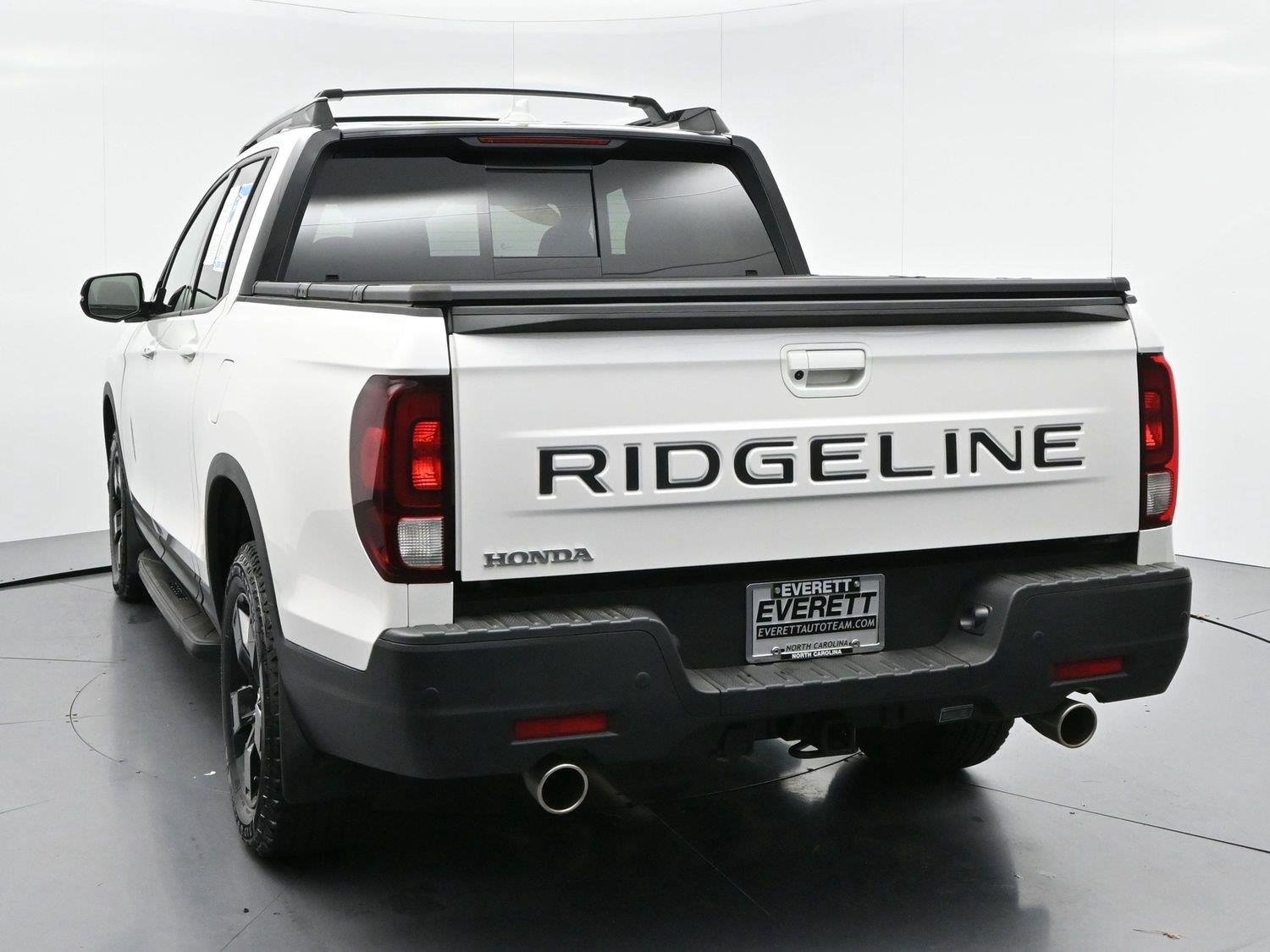 Used 2025 White Honda Black Edition image 6