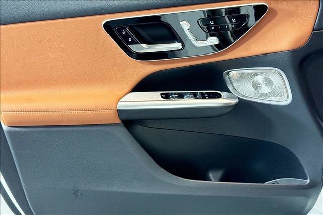 New 2026 Polar White Mercedes-Benz GLC 300 image 46