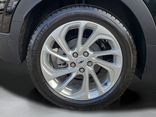 New 2027 Mosaic Black Metallic Chevrolet LT image 7