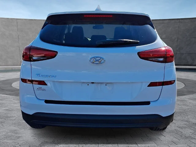 Used 2019 White Hyundai SE image 5