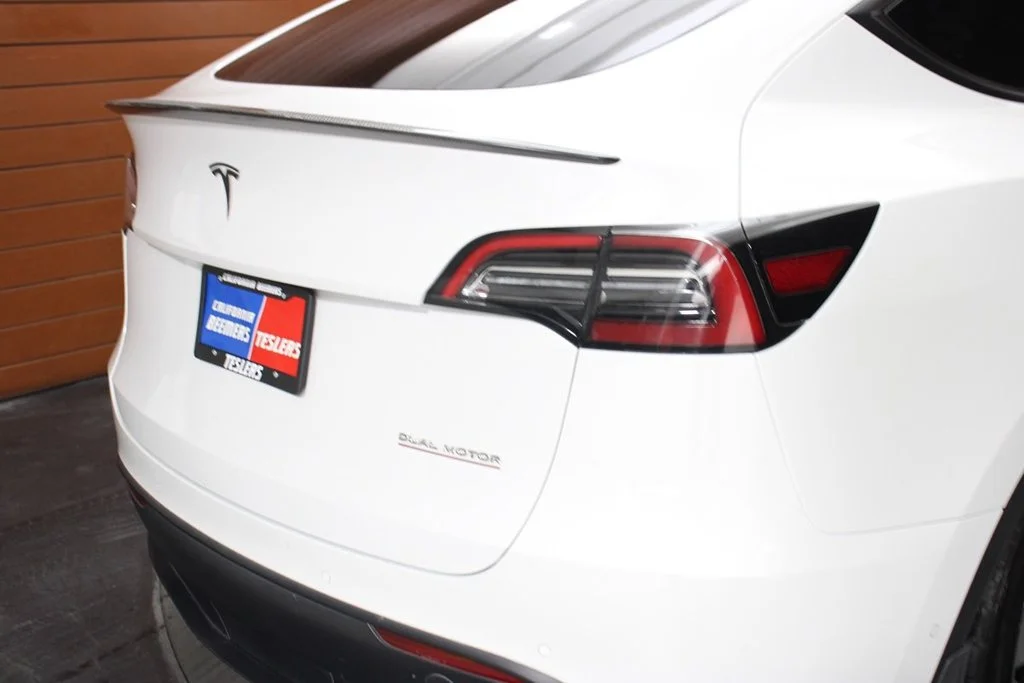 Used 2022 Pearl White Multi-Coat Tesla Performance image 9