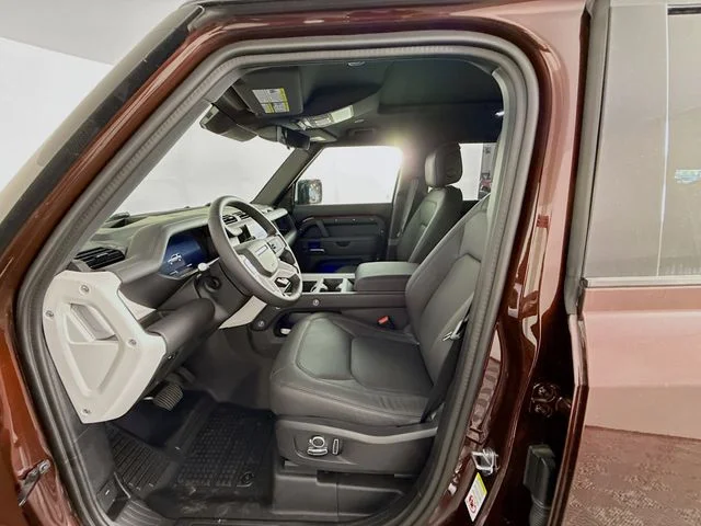 Certified Used 2025 Sedona Red Land Rover X-Dynamic SE image 13