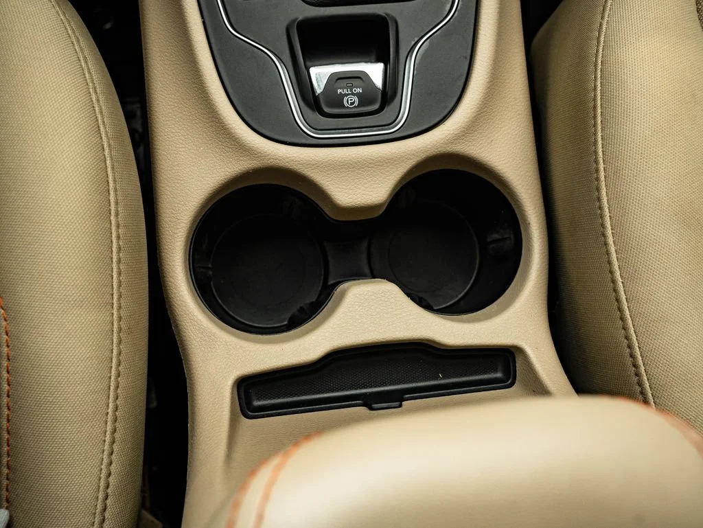 Used 2019 Bright White Clear Coat Jeep Latitude image 37
