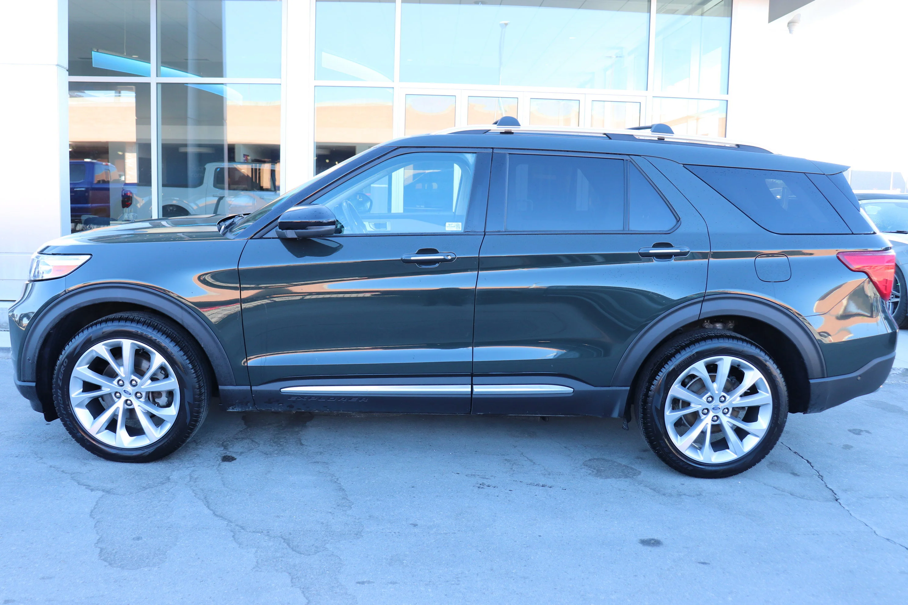 Certified Used 2023 Green Ford Platinum image 3