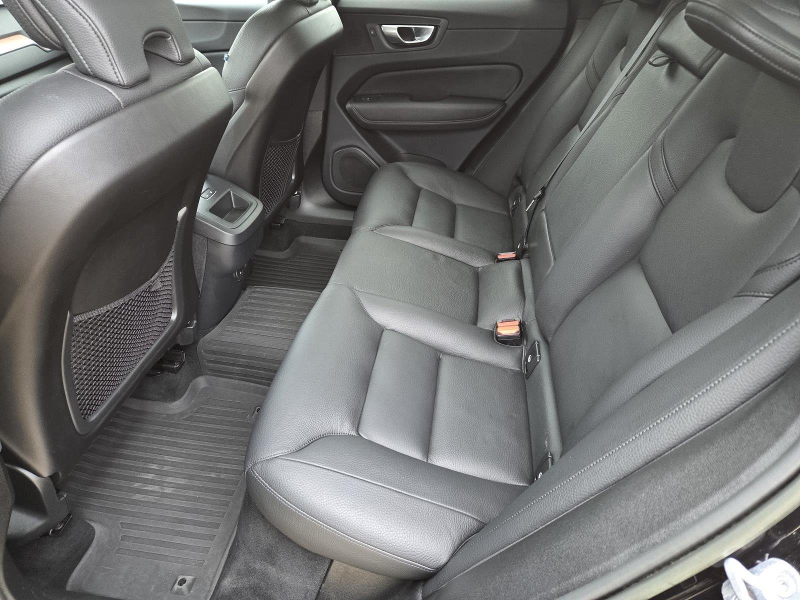 Used 2023 BLACK VOLVO  image 33