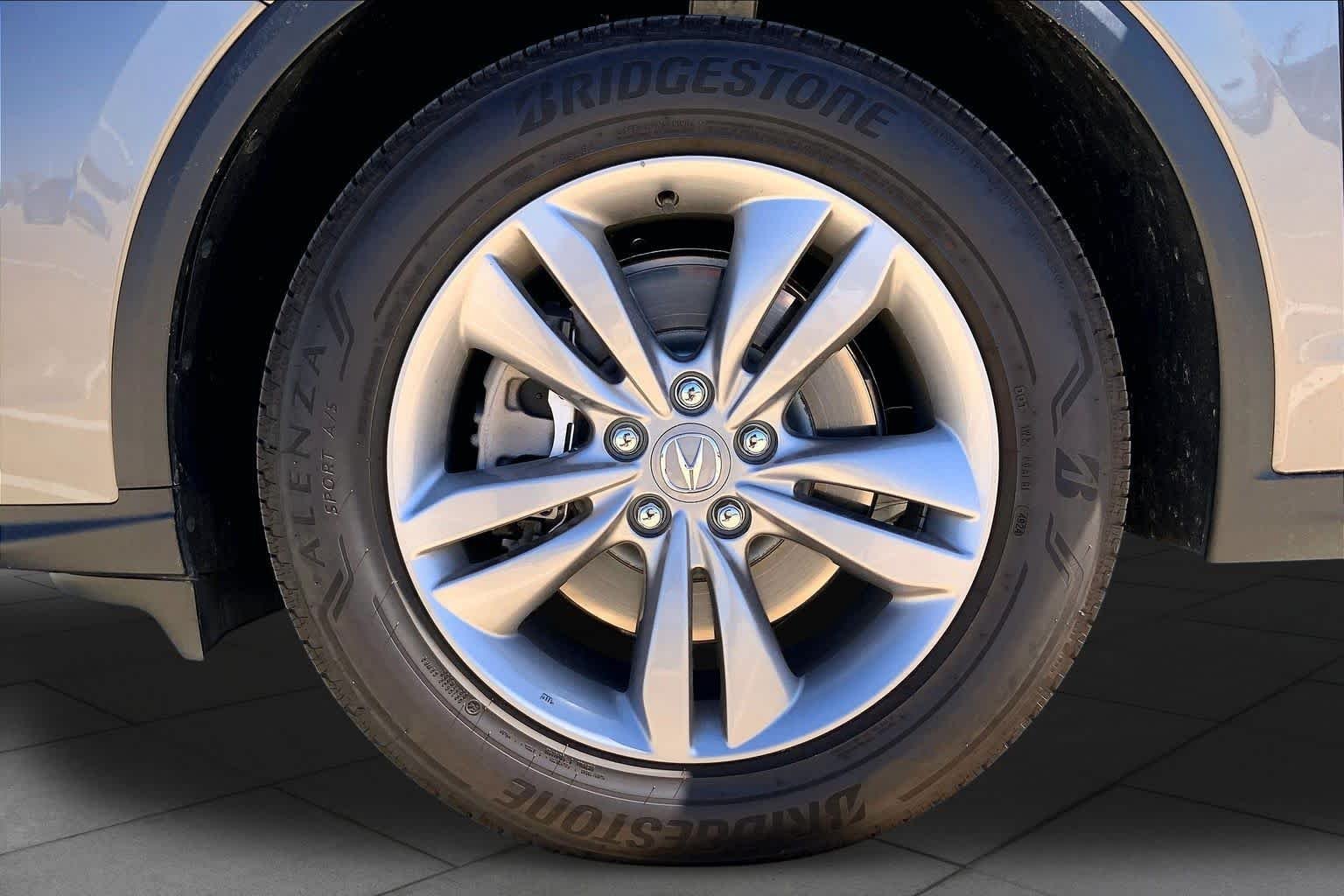 Used 2026 Liquid Carbon Metallic Acura  image 17