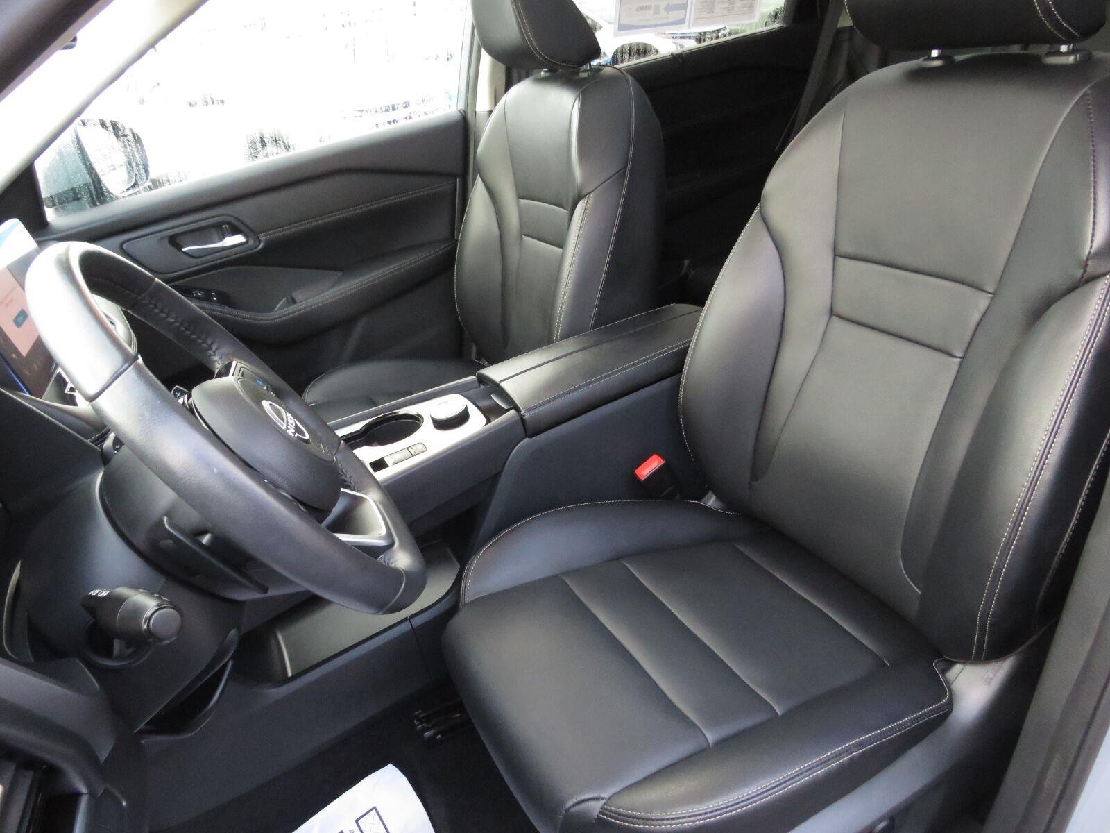 Used 2024 Boulder Gray Pearl Nissan SL image 25