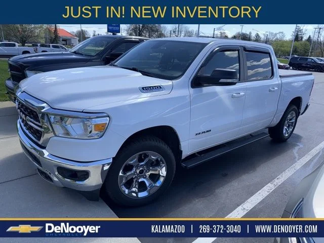 2022 RAM 1500 Big Horn/Lone Star 4x4 Crew Cab 5'7's photo