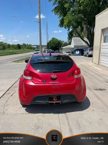 Used 2017 Red Hyundai Coupe 3D image 4