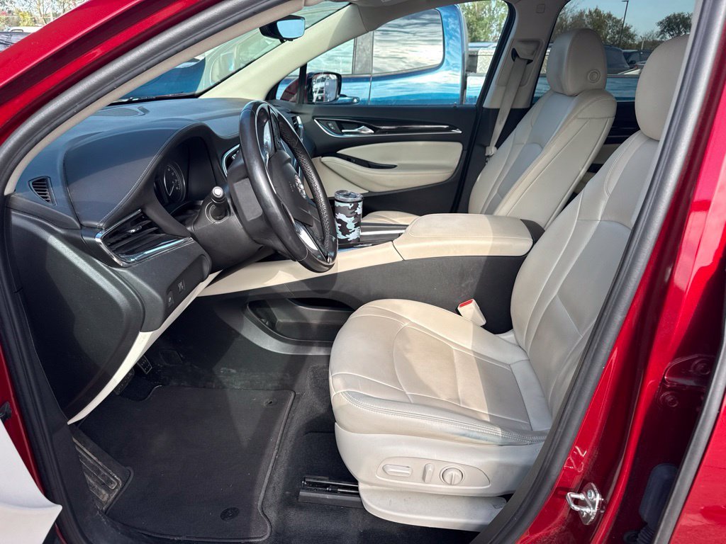 Used 2023 Red Buick Essence image 4