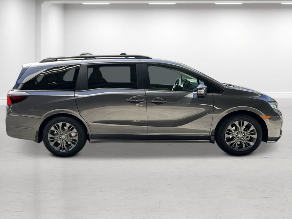 New 2026 Modern Steel Metallic Honda Touring image 6