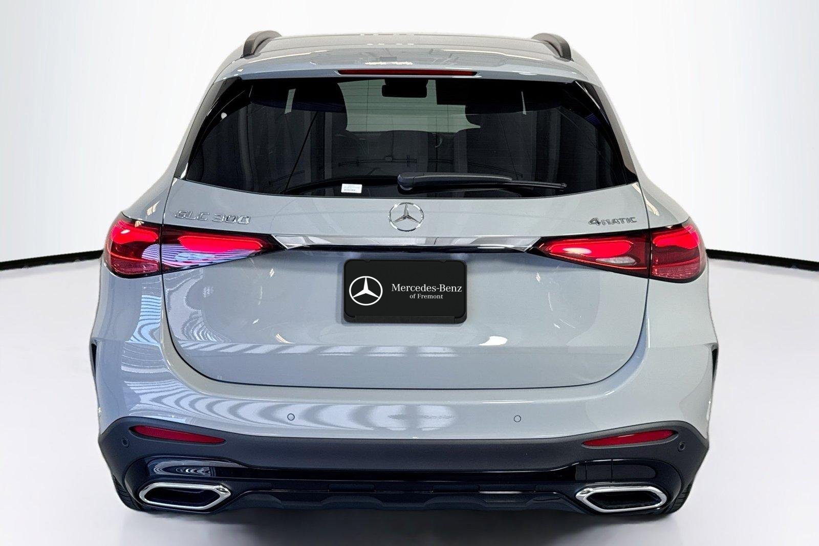New 2026 Manufaktur Alpine Grey Mercedes-Benz GLC 300 image 6
