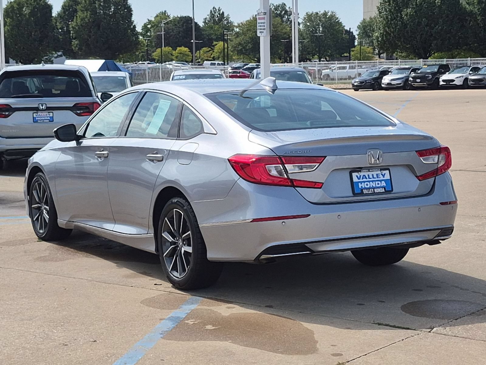 2022 Honda Accord EX-L - Photo 9