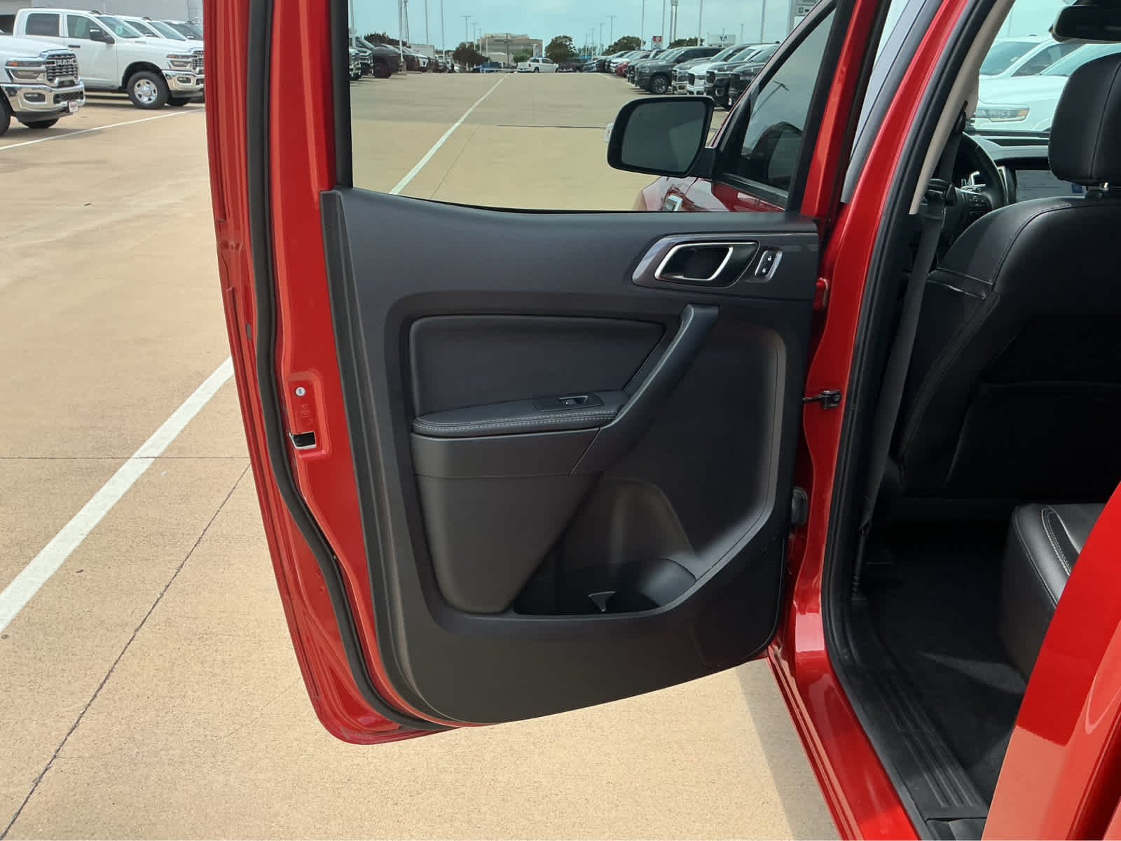 Used 2022 Hot Pepper Red Metallic Tinted Clearcoat Ford LARIAT image 16
