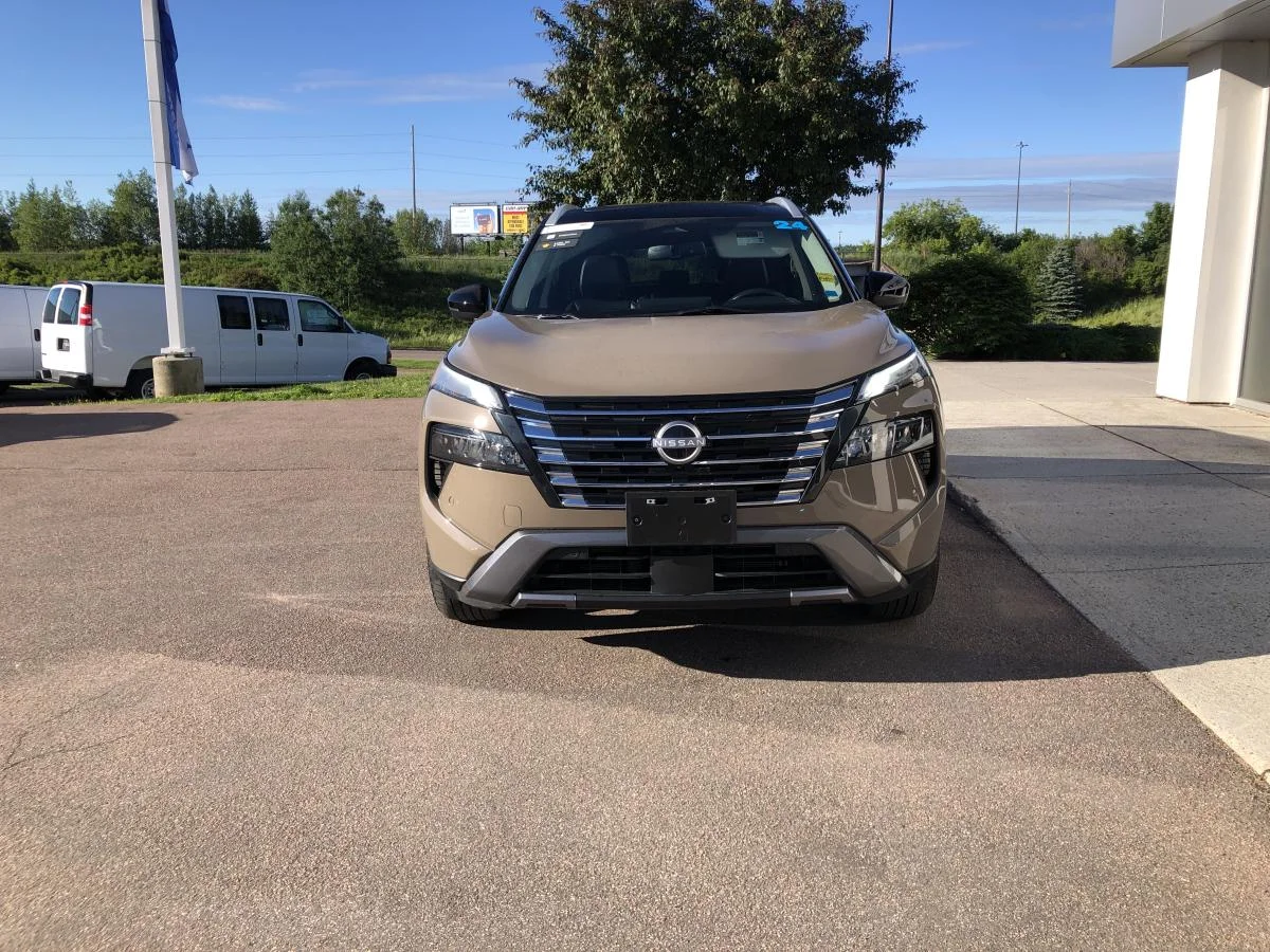 Used 2024 Brown Nissan Awd Sl image 3