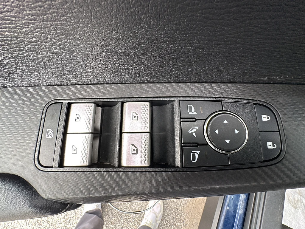 Used 2024 Cosmic Blue Metallic Mitsubishi  image 17