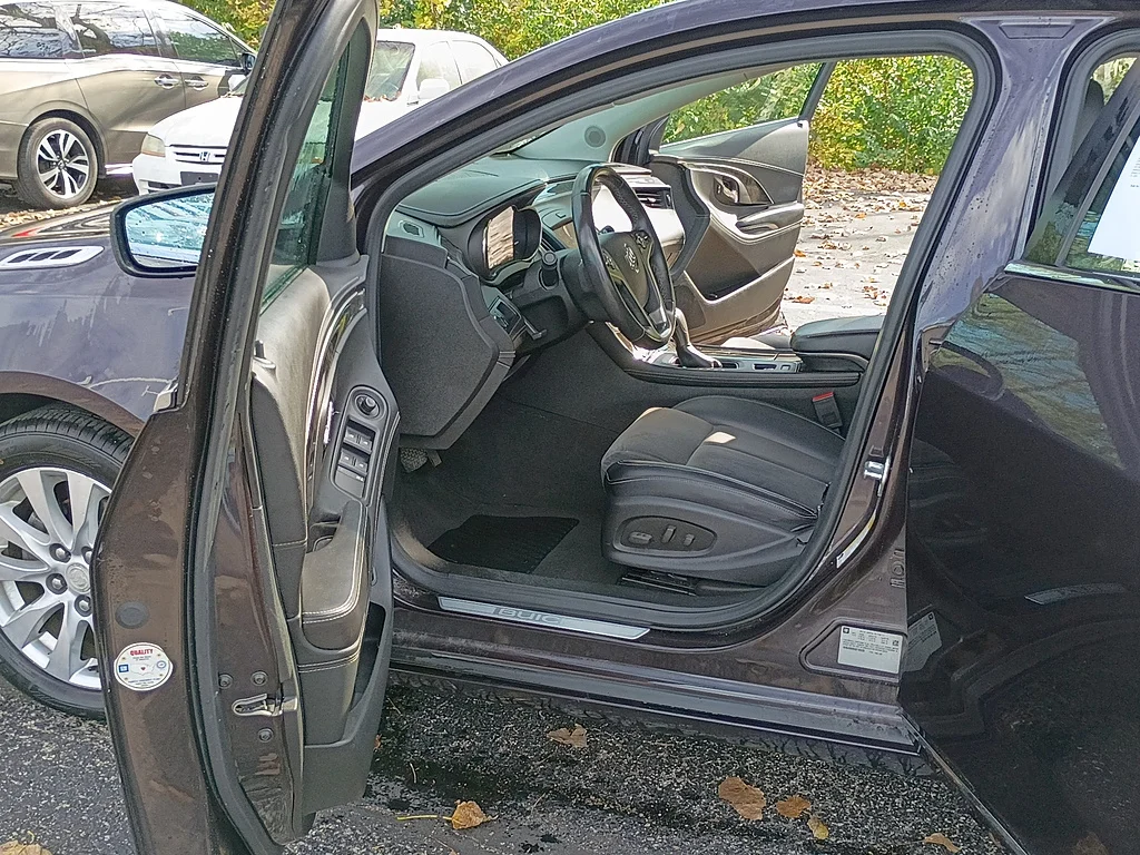 Used 2014 Midnight Amethyst Metallic Buick Base image 11