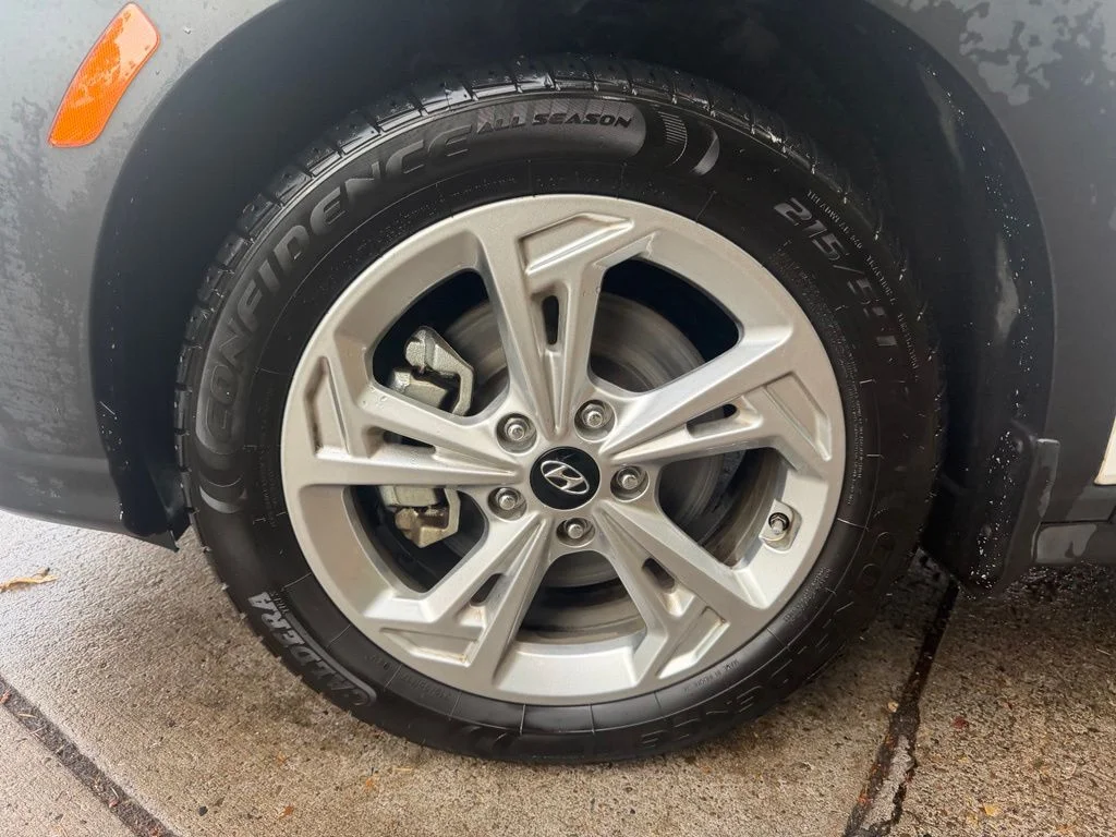 Used 2022 Lunar White Hyundai SEL image 10
