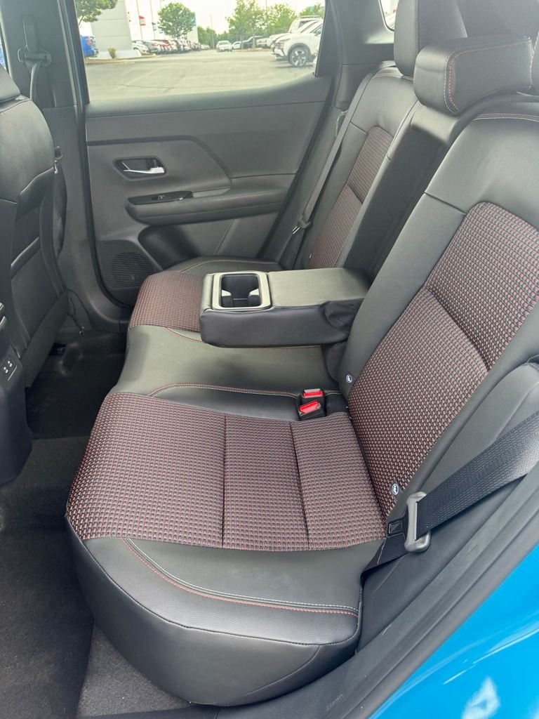 New 2026 Arctic Ice Blue Metallic / Super Black Two-tone Nissan SR image 16