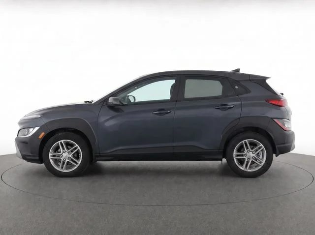 Used 2022 Gray Hyundai SE image 8