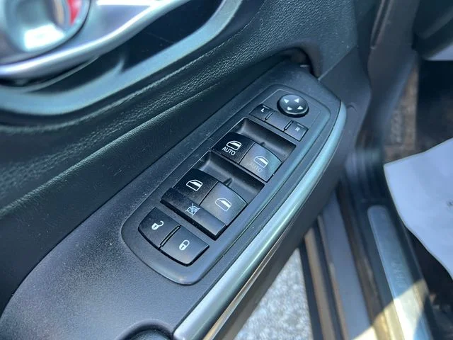 Used 2019 Gray Jeep Limited image 15