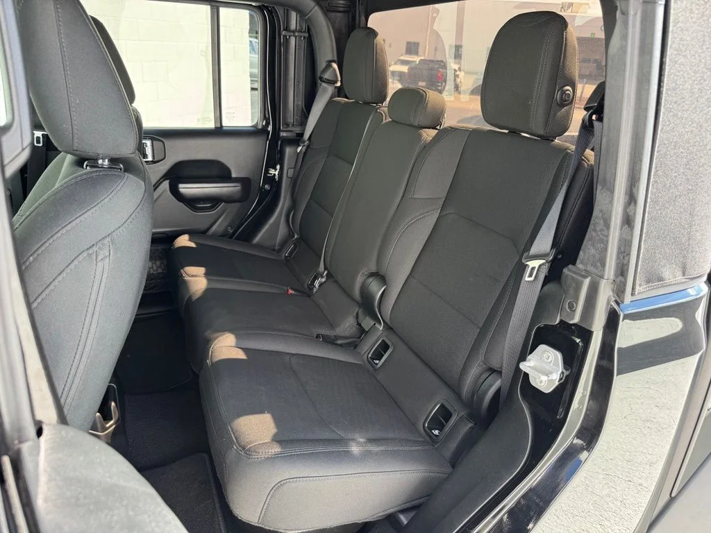 Used 2020 Black Jeep Sport image 19