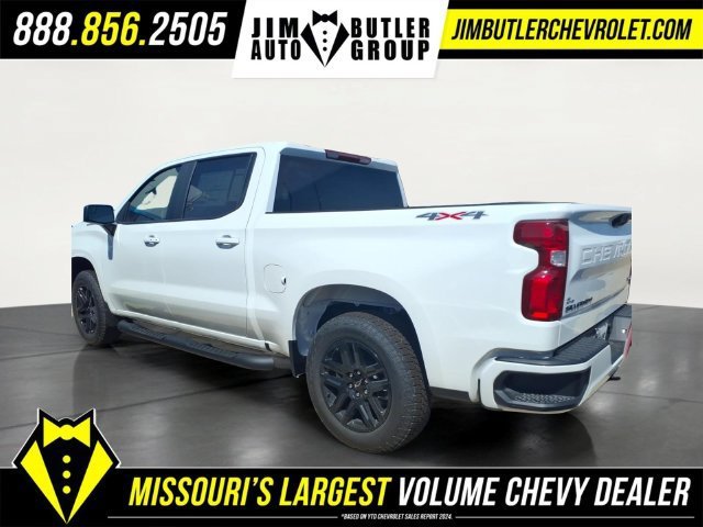 New 2026 Summit White Chevrolet RST image 2